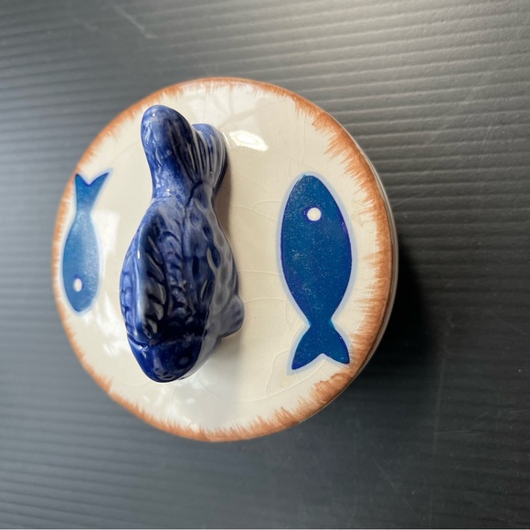 SMALL CERAMIC BLUE FISH CANISTER HOME DECOR - Picture 10 of 13